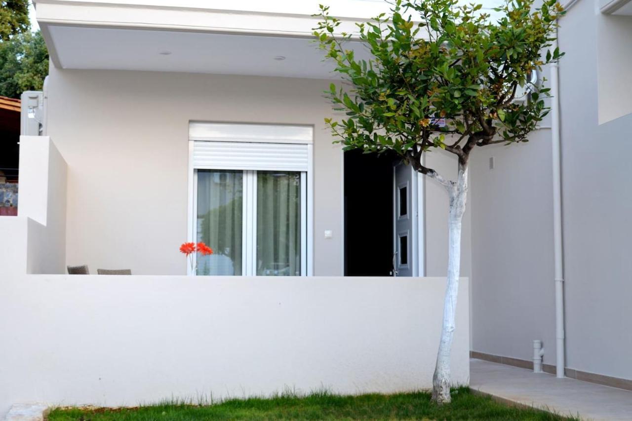 Cosy Apartments Daphne Daratsos ภายนอก รูปภาพ