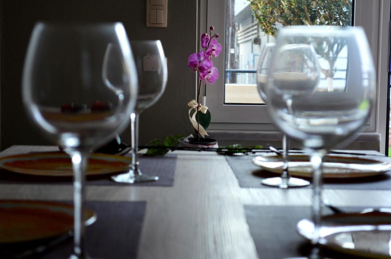 Cosy Apartments Daphne Daratsos ภายนอก รูปภาพ